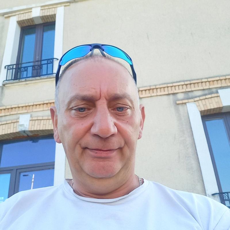 Hubert 54 ans Contrexéville