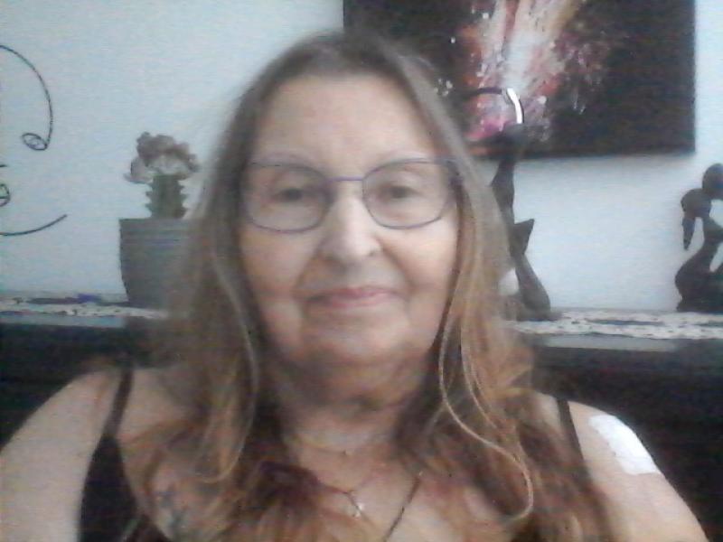 camelia 76 ans Gujan Mestras