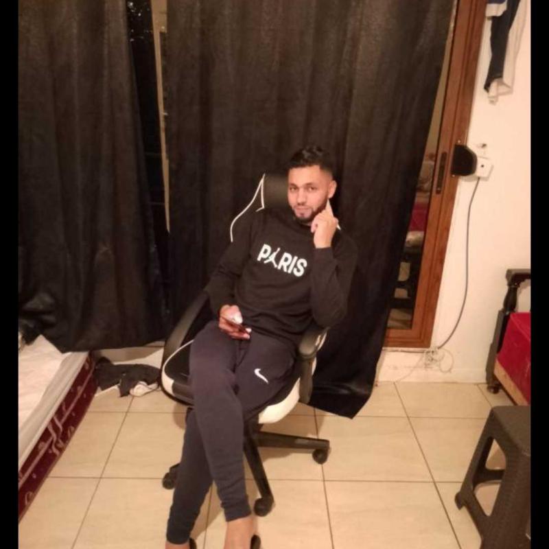 abderr jdayni 28 ans Mantes la Jolie