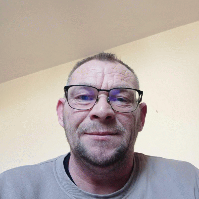 lolo 53 ans Saint Georges du Bois