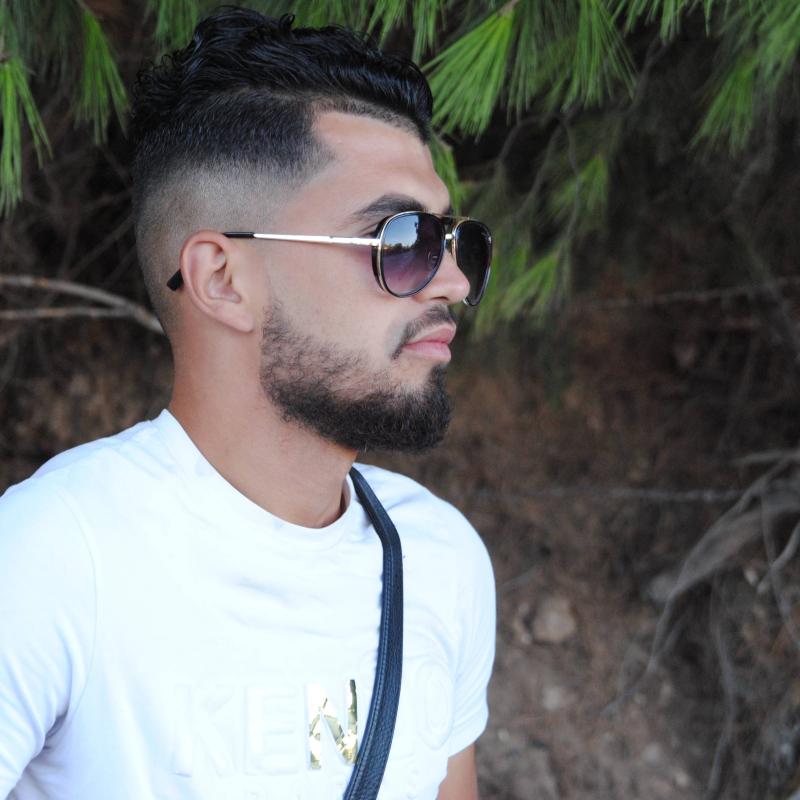 nabil 29 ans Toulouse