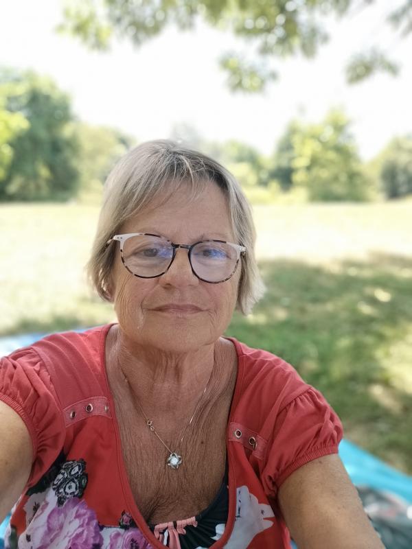 Dominique  68 ans Betton
