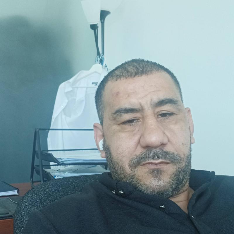 cedric 43 ans Bruges