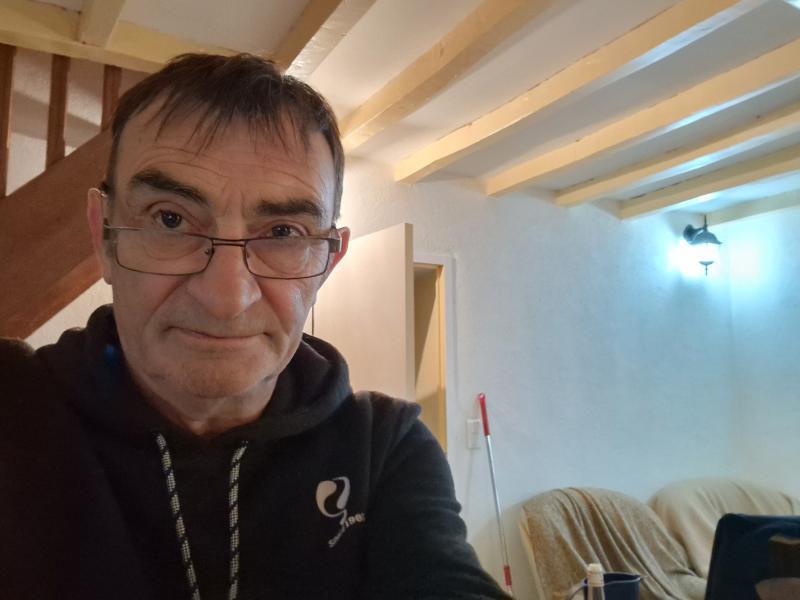 Christian  66 ans Mariol