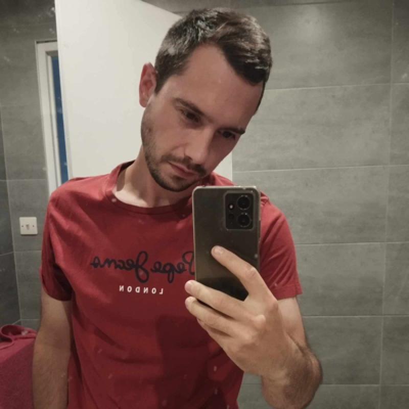 jonathan 30 ans Pagny sur Moselle
