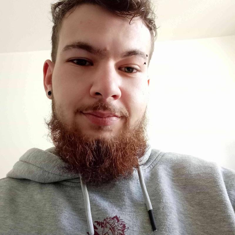 Sylvain 26 ans Sury le Comtal