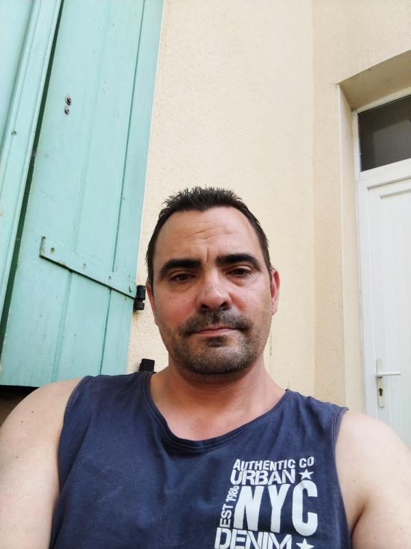 Titofff 47 ans Brienon sur Armançon