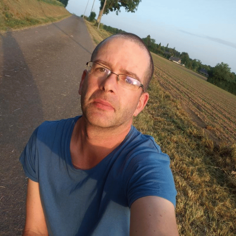 Aurelien  39 ans Le Tourneur