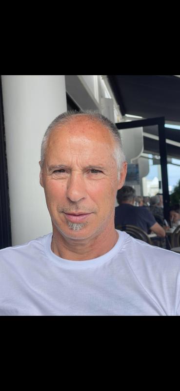 Léon  58 ans Pau