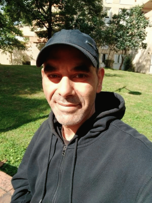 Ramzi  46 ans paris 18eme arrondissement