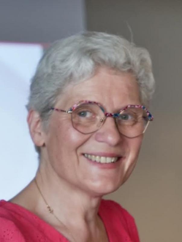 Nadine  64 ans Cléres