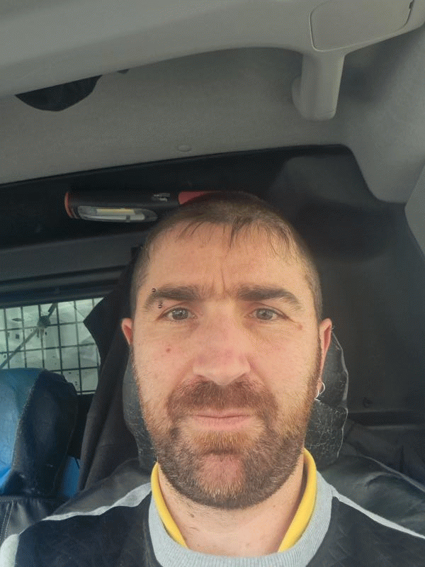 Eric  41 ans Ambert