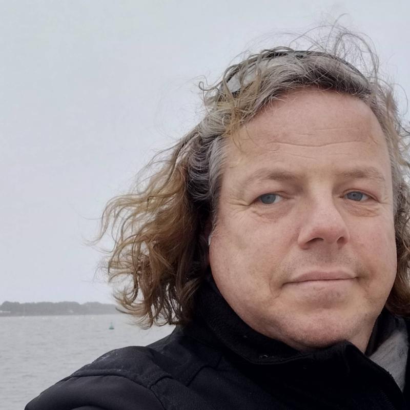 Curtis 48 ans Vannes