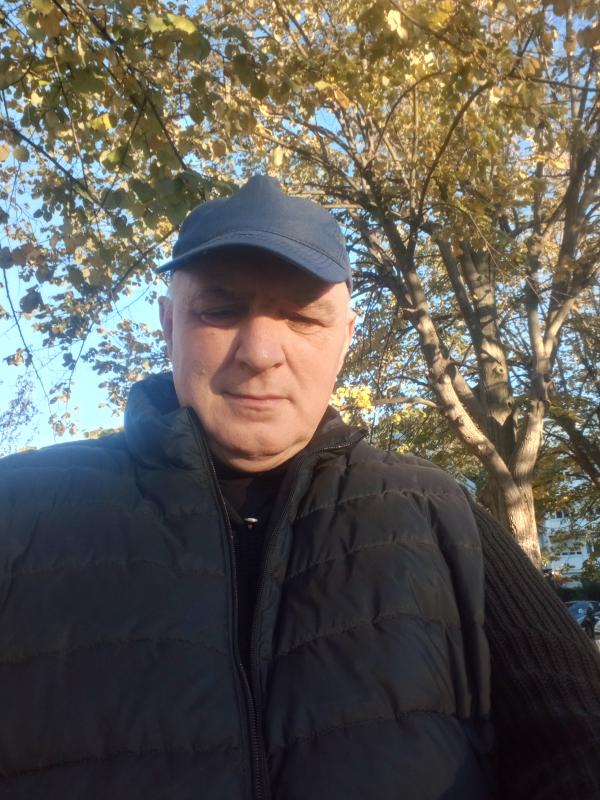 Olivier  59 ans Béziers