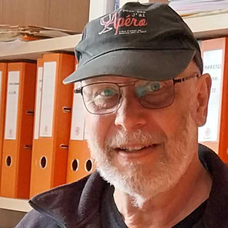 Jean-Noël 66 ans Courcelles