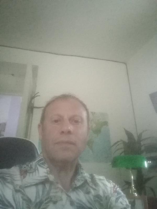 fred 58 ans Nîmes