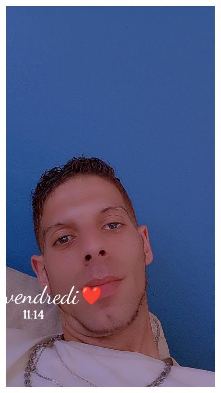 Jeff  29 ans Fournoulès