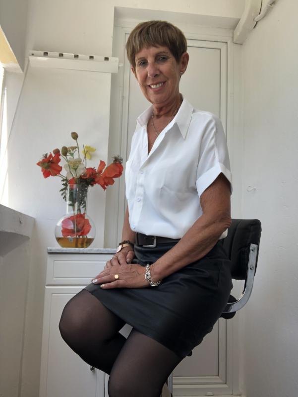 martine  74 ans Istres
