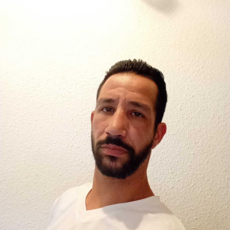 mickael 35 ans Talloires