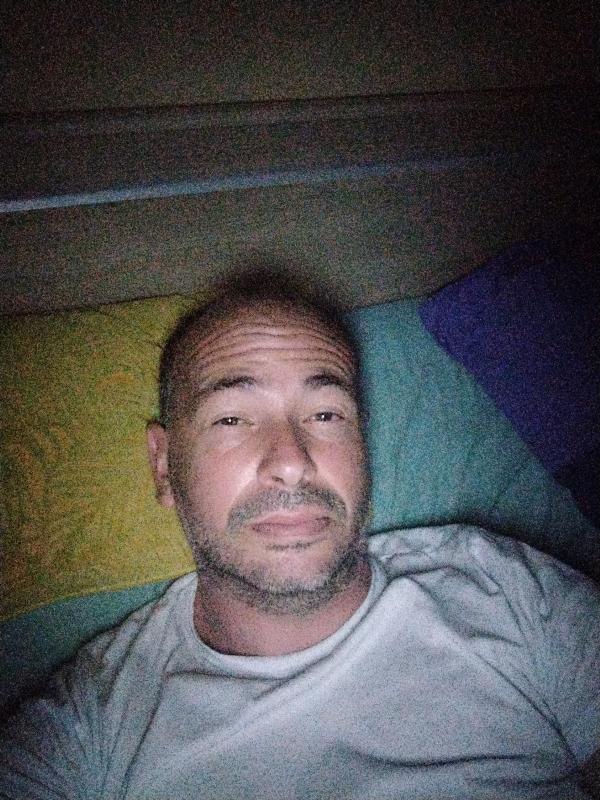 Mika  42 ans Abzac