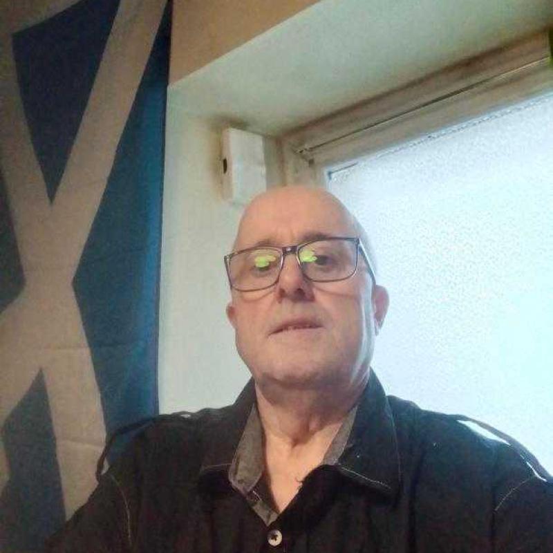 momo 63 ans Cléguer