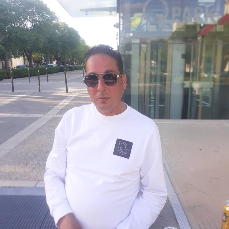 Abdelilah 44 ans Clarensac