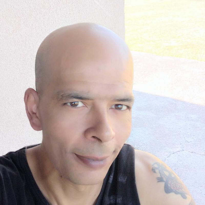 John 46 ans Aigueperse