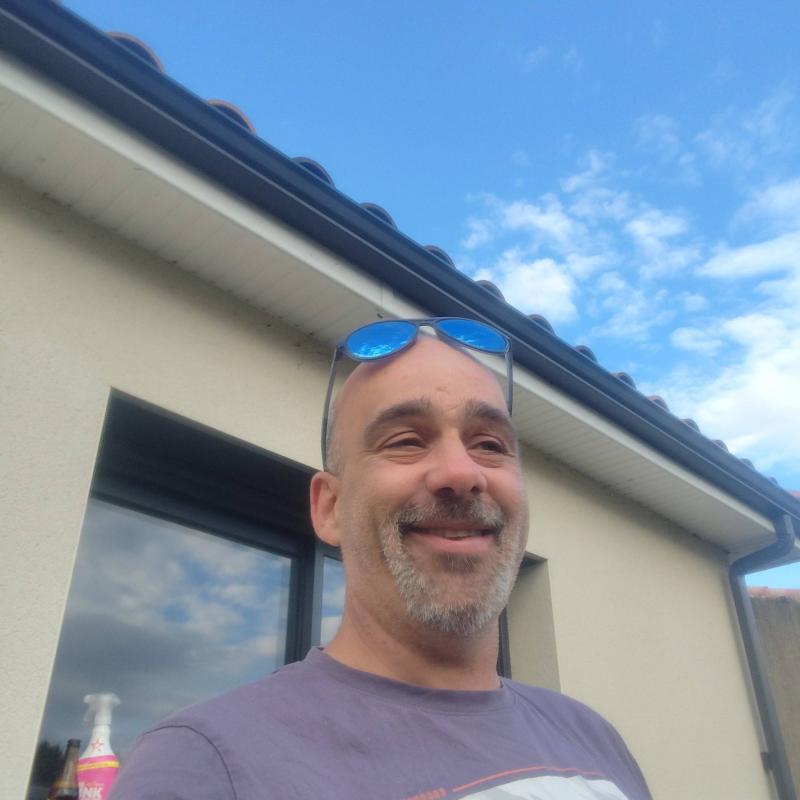 Manu 42 ans Gibel