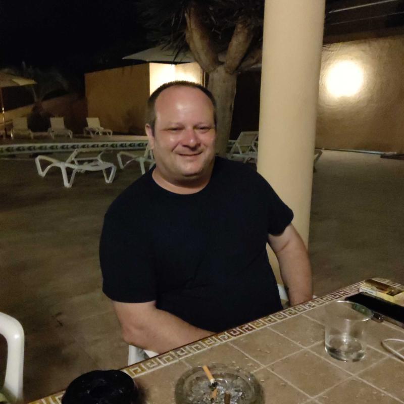Hervé  44 ans Lyon
