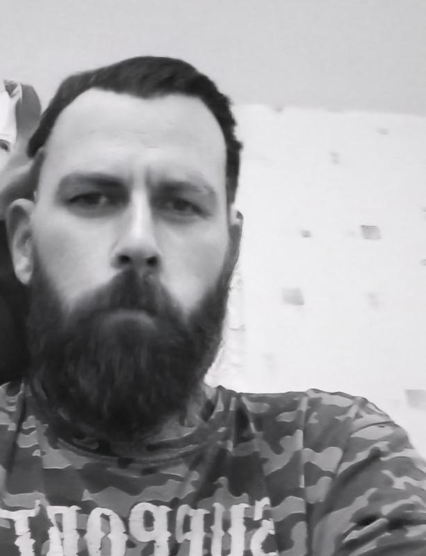 Luis 48 ans Joué lés Tours