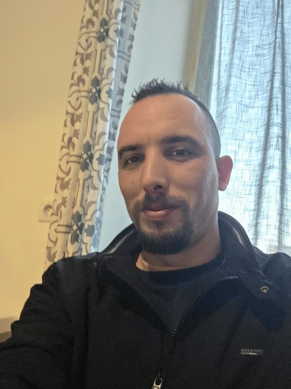 Jerome 33 ans Pouru Saint Rémy