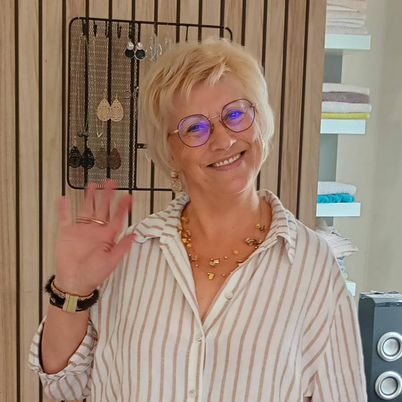 Mary 64 ans Sedan