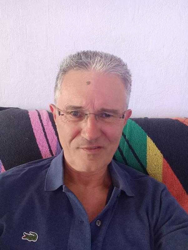 lionel  66 ans La Buisse