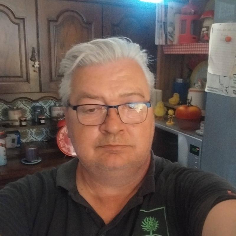 Olivier 58 ans Saint Clair du Rhône