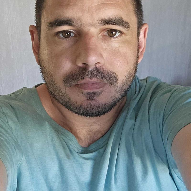 Andrew  33 ans Inzinzac Lochrist
