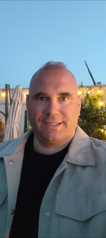 Axel 38 ans paris 7eme arrondissement