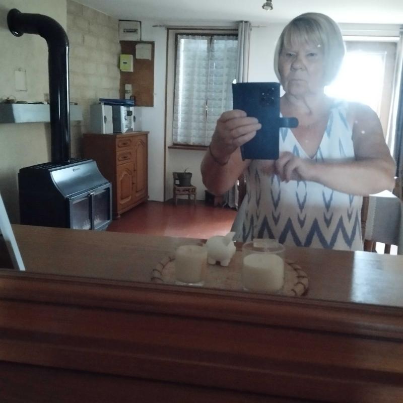 yanou 66 ans Nevers