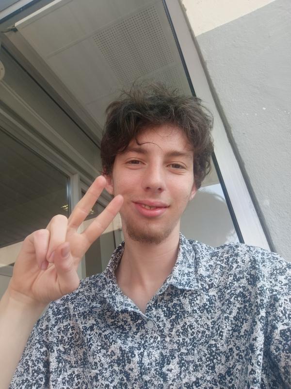 Atturho  18 ans Grigny