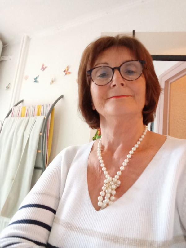 Julia 66 ans Albertville