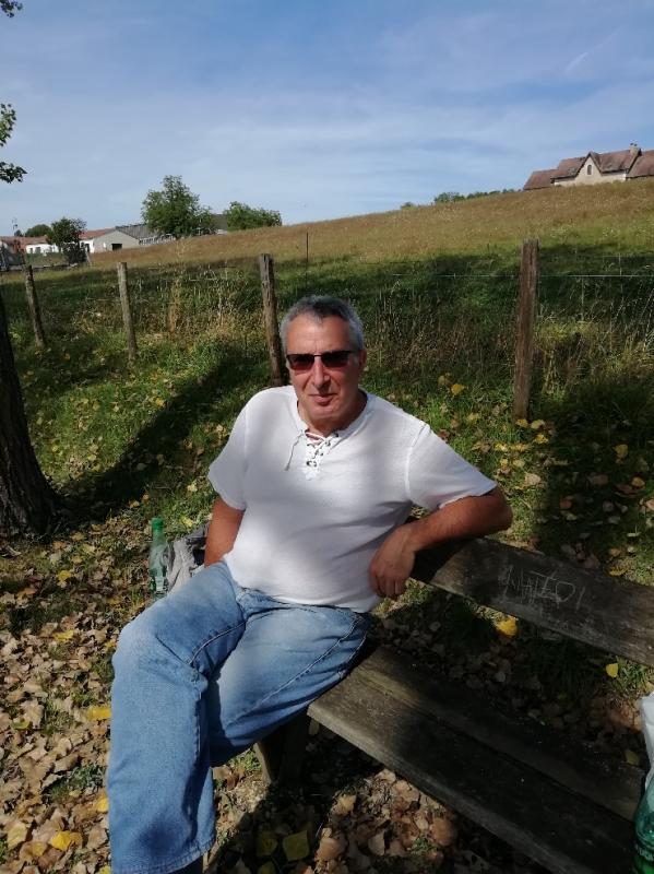 Steeve 64 ans Saintes