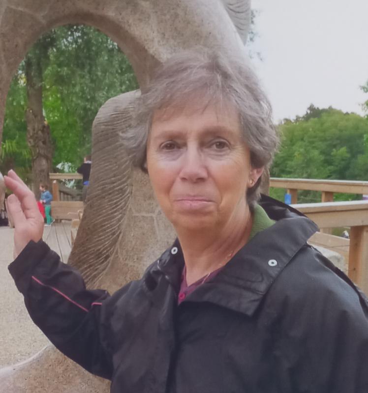 MARIE 77 ans Gien