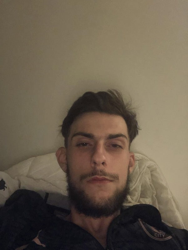 theo  21 ans Aubagne