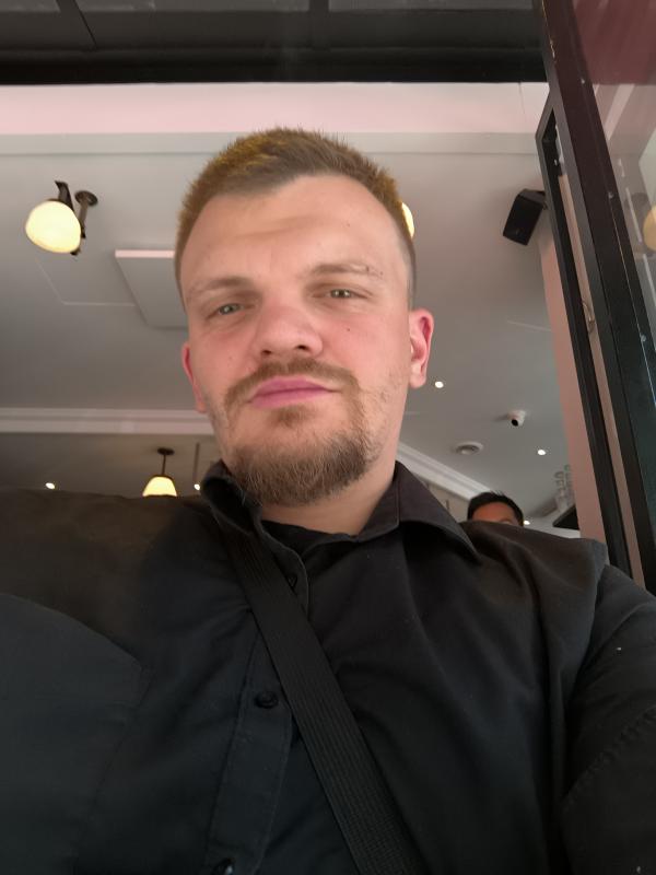 Yonna 23 ans paris 20eme arrondissement