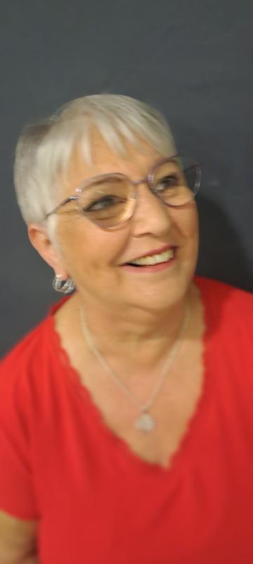 Béatrice  70 ans Moux