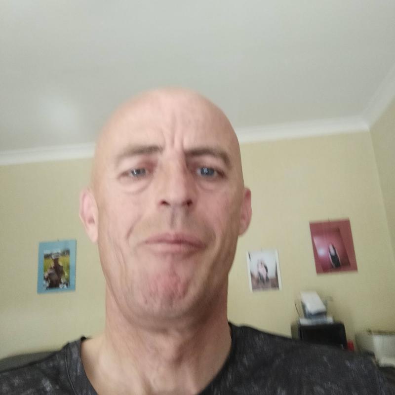 Olivier 48 ans Évron