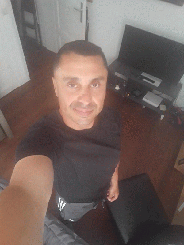 Stéphane  41 ans Montrouge