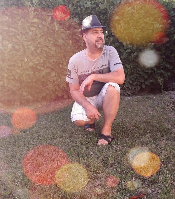 François 63 ans Longué Jumelles