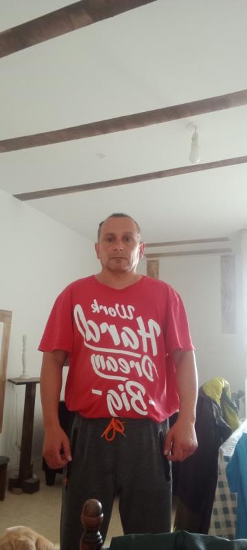 Nifou salah 52 ans Ploemeur