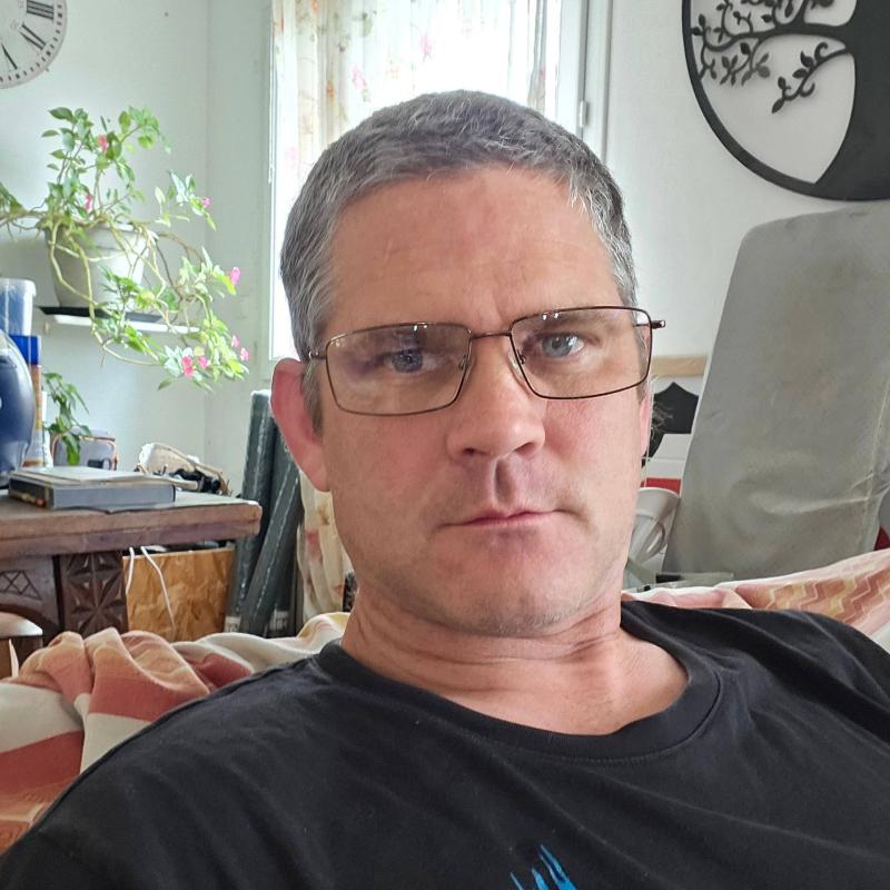 Jonathan 44 ans Castelnau d'Estrétefonds