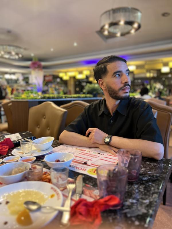 Adil 33 ans Anzin